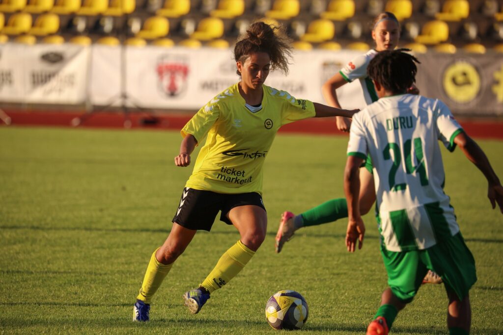 Kovingumu išsiskirianti brazilė L. Ribeiro lieka „Gintros“ gretose