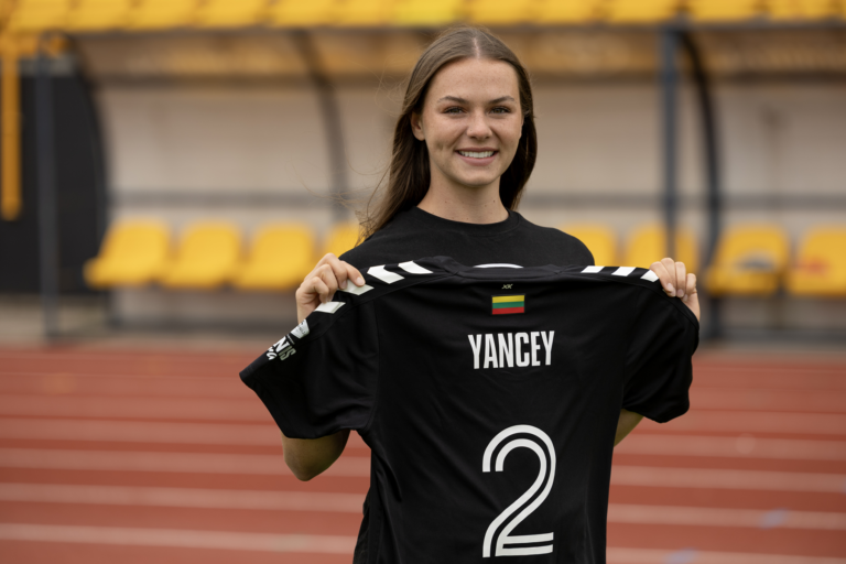 Gynybos grandį sustiprino amerikietė Makeila Yancey